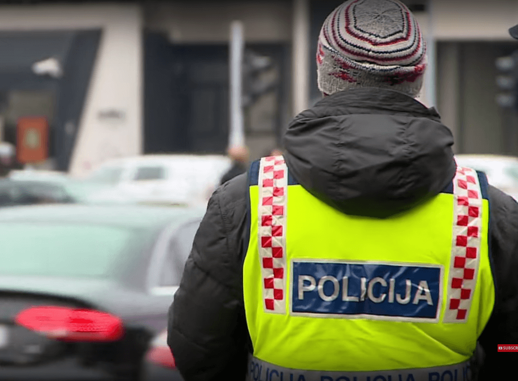 policija