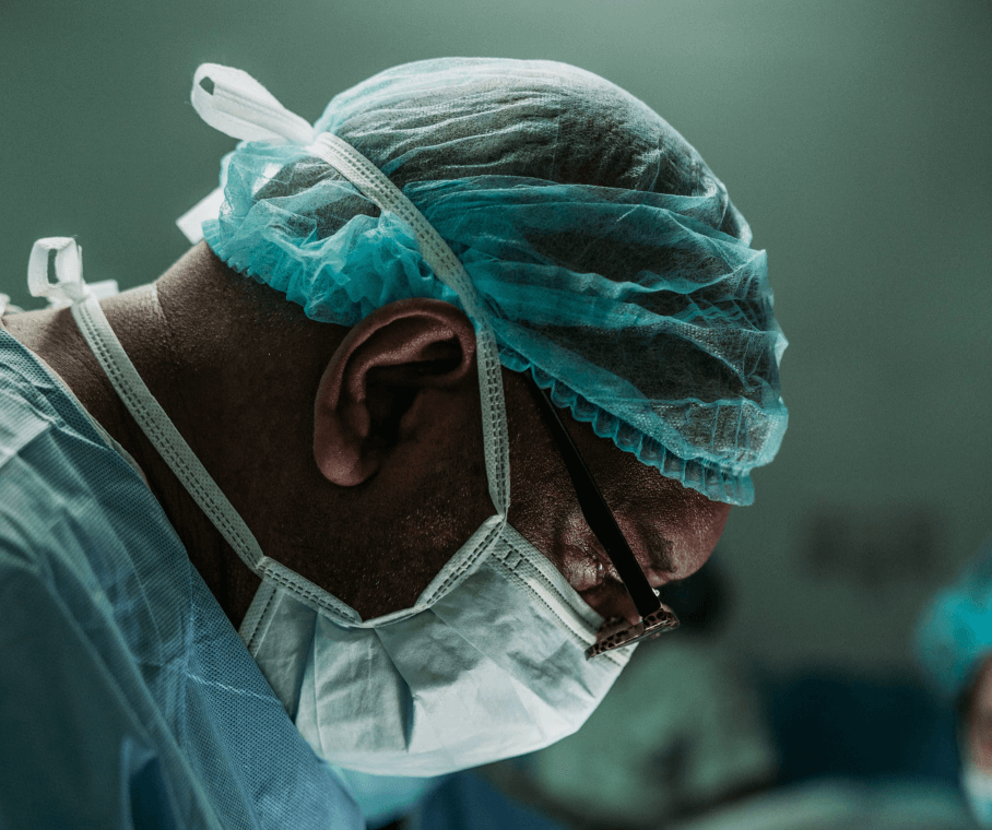 operacija kirurg
