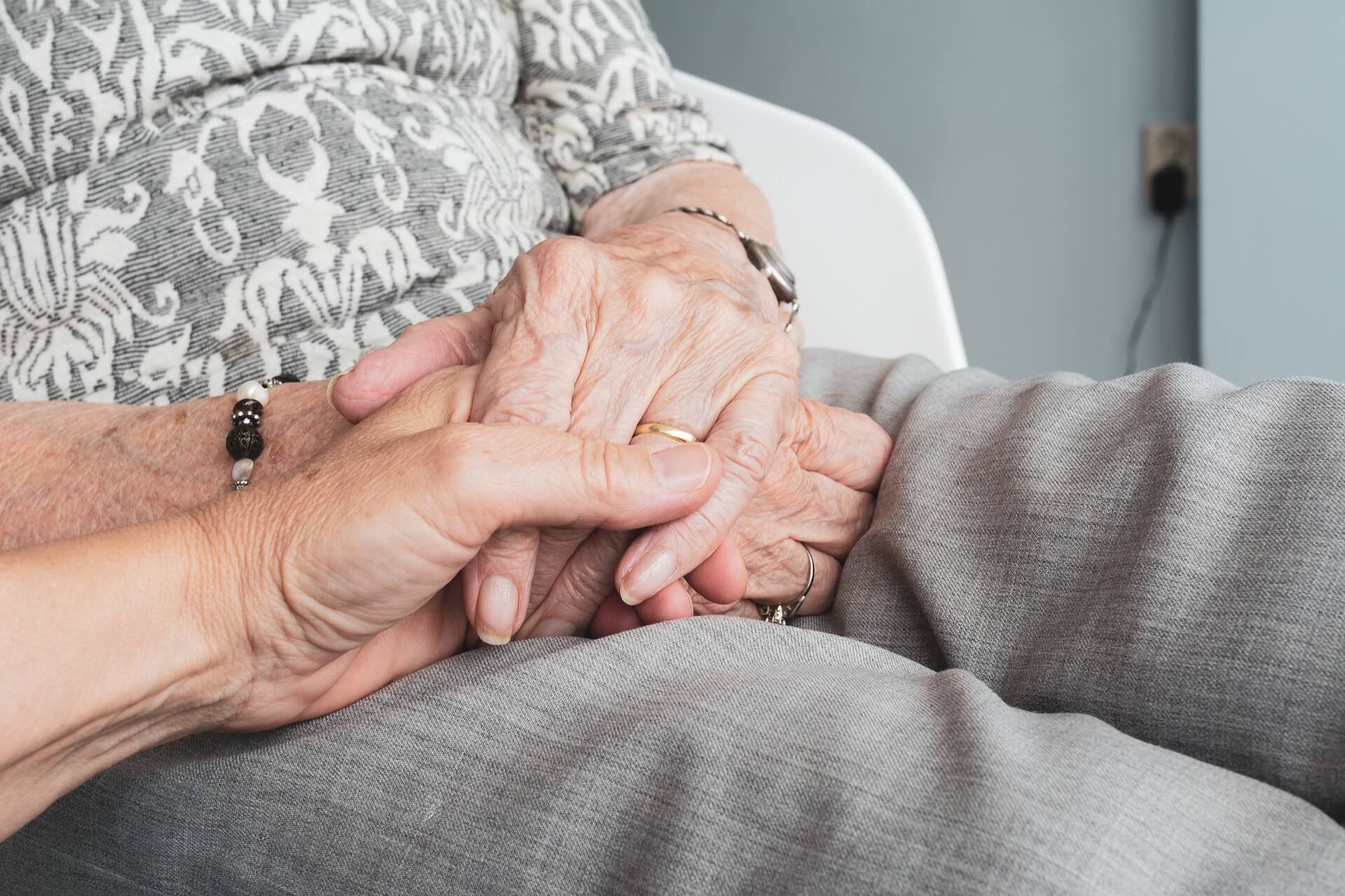 Zašto biste voljeli raditi sa starijim osobama | Pixabay