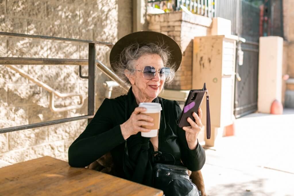 Konzumiranje kave u starijoj dobi | Pexels