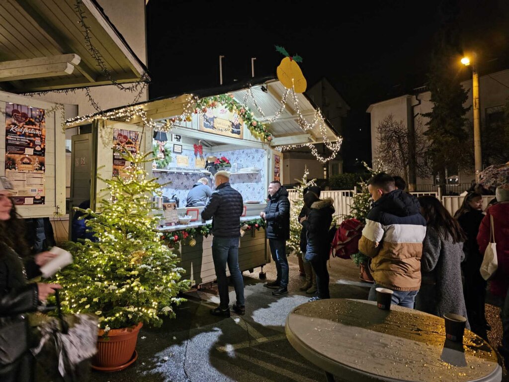 Advent ispred Pučke kuhinje