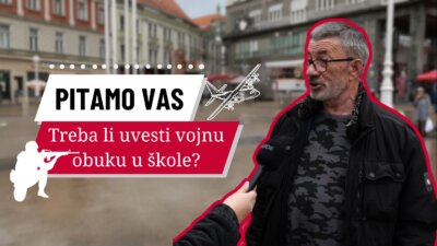 Građanin odgovara na pitanje o vojnoj obuci