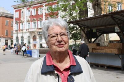 Umirovljenica Marija koja živi u Puli, a rodom je s Hvara.