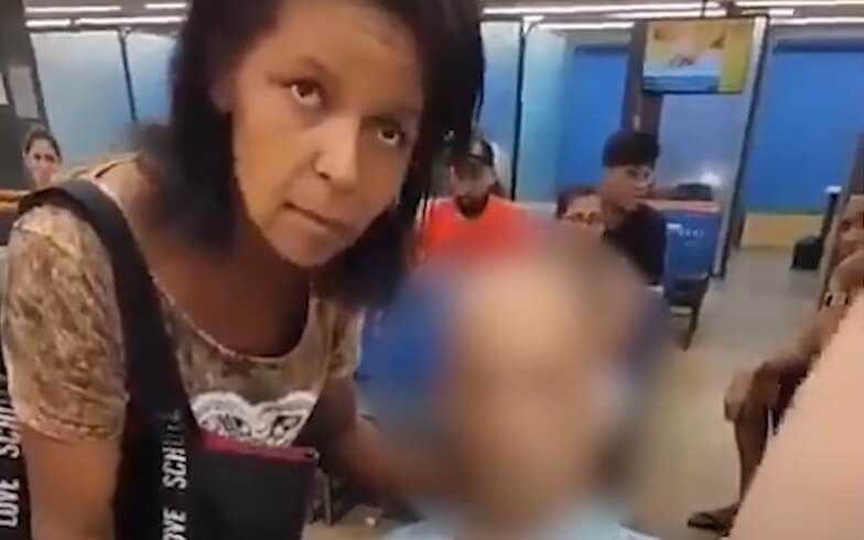 Brazilka Erika de Souza Vieira Nunes je u invalidskim kolicima dovela beživotno tijelo u banku. Ovaj grozan čin napravila je u namjeri da joj leš potpiše kredit na njezino ime, a gotovo cijelo vrijeme u banci mu je pridržavala glavu što je prvo upalo u oči sumnjičavim djelatnicima banke.