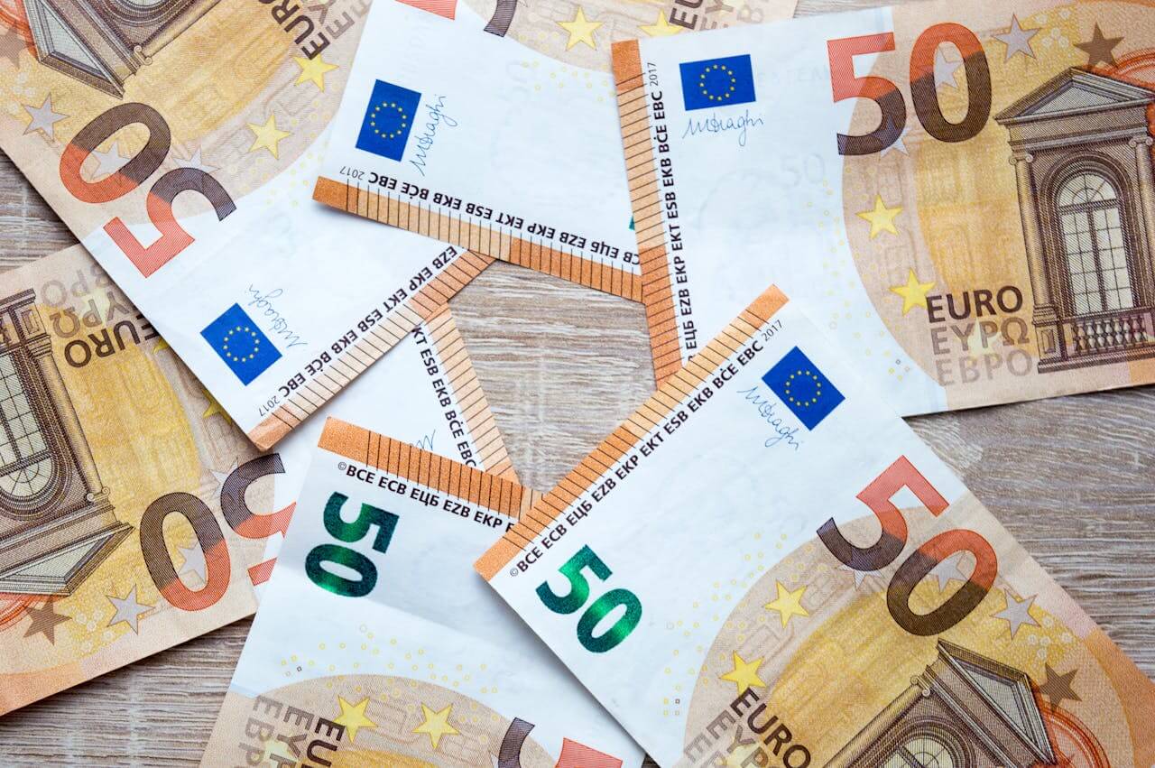 Umirovljenicima stiže 50 eura za Uskrs | Pexels