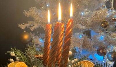 Treća adventska svijeća