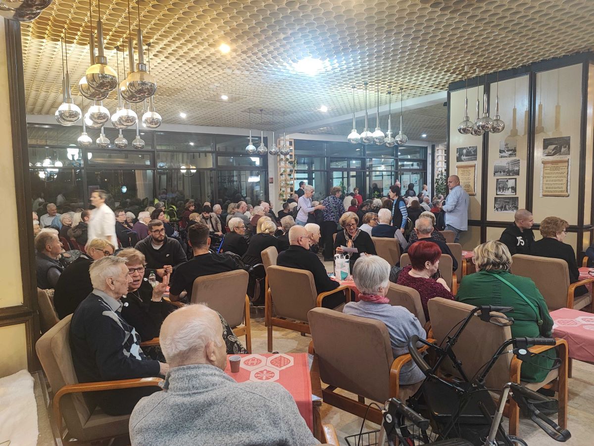 Gužva na modnoj reviji u Domu Peščenica