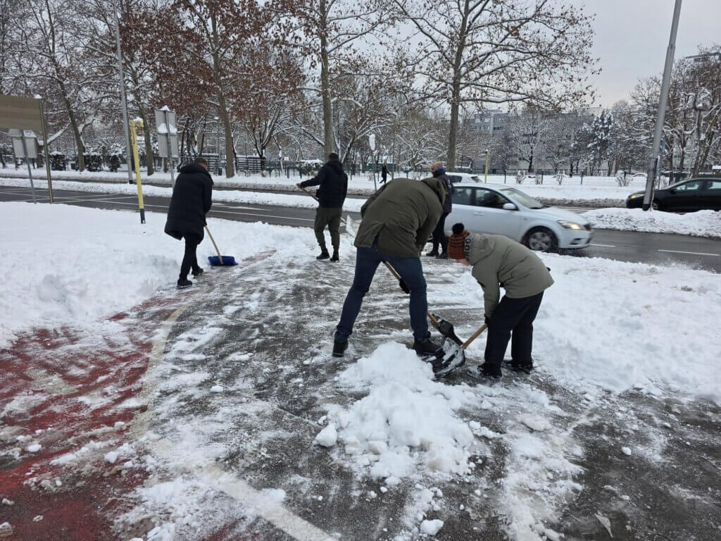 Humanitarna akcija čišćenja snijega | Bruno Lerotić FB