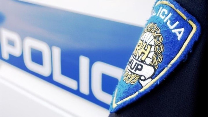 Lažno se predstavili kao stanari zgrade i opljačkali 93-godišnjakinju