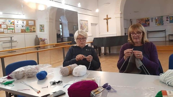 Tribunjske umirovljenice bacile se na pletenje, no ometa ih jedna druga važna aktivnost