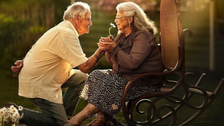 [FOTO] Mlada fotografkinja ovjekovječila ljubav starijih parova