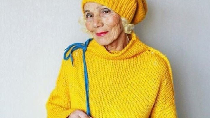 Stariji model u hit boji sezone dokazuje da su godine samo brojka