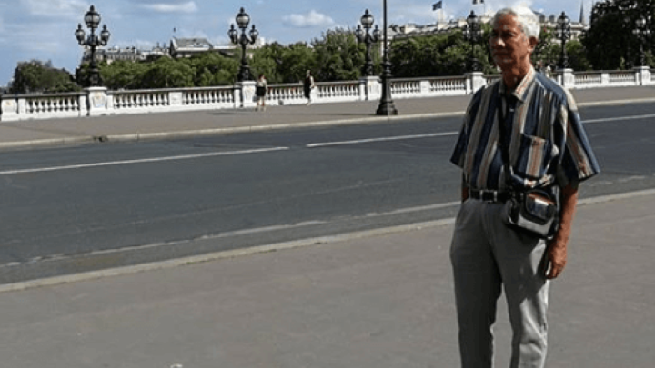 Kao maneken: Za suprugu i objektiv njezine kamere, mogao bi satima nepomično stajati