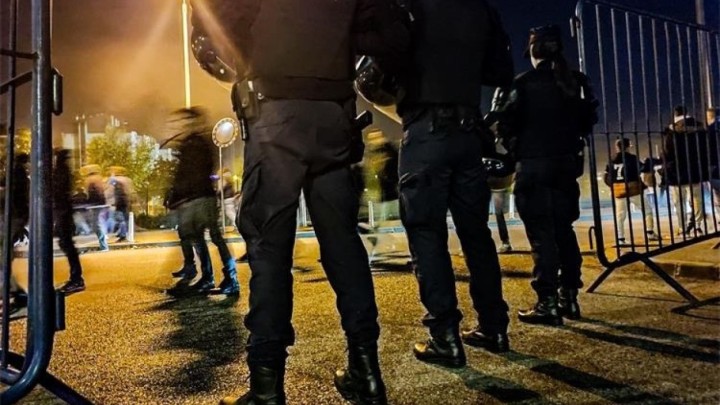 Dva lažna policajca otela iz ruke novac 89-godišnjaku, ali nisu stigla daleko