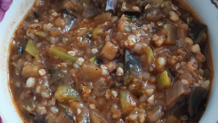 Bakina kuhinja: Ova zaboravljena namirnica podiže dinstano povrće na sasvim novu razinu