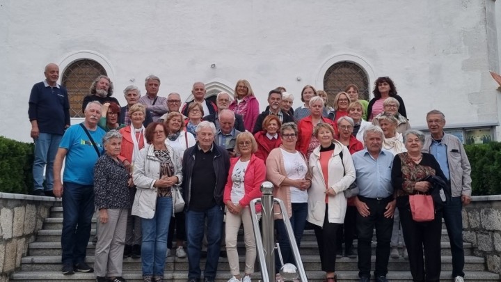 Varaždinski umirovljenici obišli crkve, dvorce i utvrde bajkovitog Zagorja