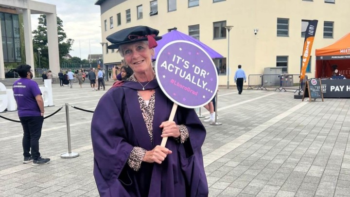 Britanka (68) doktorirala pa se iz prijevremene mirovine vratila na posao: Motiv joj nije bio novac