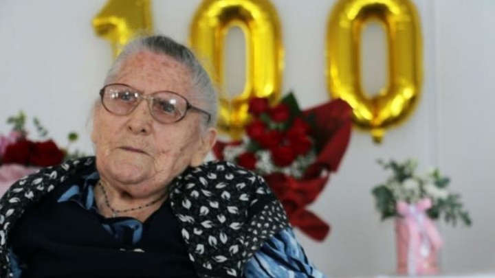 Baka Zdenka je proslavila 100. rođendan na misi, ali i uz tamburaše