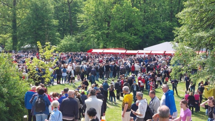 Donosimo djelić atmosfere iz Maksimira: Redovima za prvomajski grah ne nazire se kraj