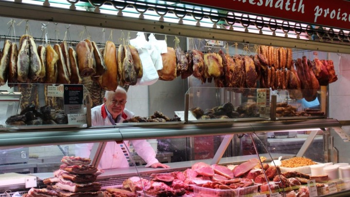 Kuhana šunka za Uskrs je mnogima omiljena namirnica, a mesar nam je otkrio kako je napraviti