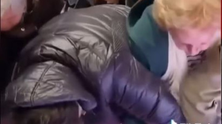 U jednom dućanu u Srbiji je došlo do naguravanja između umirovljenika i to zbog – ćevapa