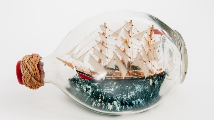 Jeste li se ikada pitali kako se brod ili voćka stavljaju u bocu? Donosimo objašnjenje