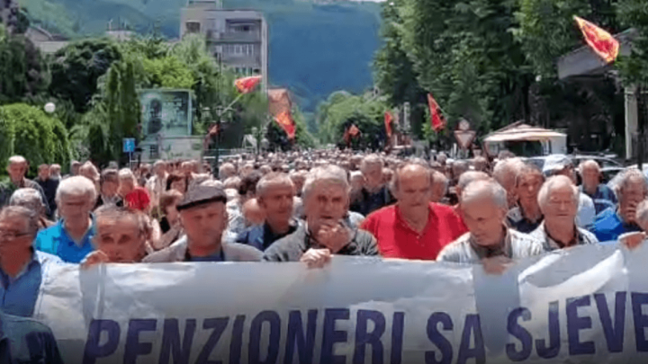 Nova odluka u susjedstvu razbjesnila umirovljenike: Oni će dobiti 2,5 posto, a državni službenici 30 posto veće plaće