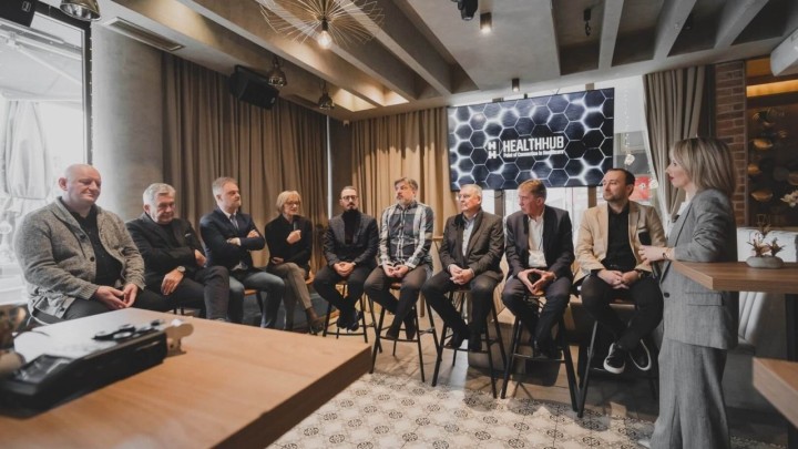 Jaz u onkološkoj skrbi: Drugi smo po smrtnosti raka u EU, a na nove terapije se čeka i po 1.000 dana