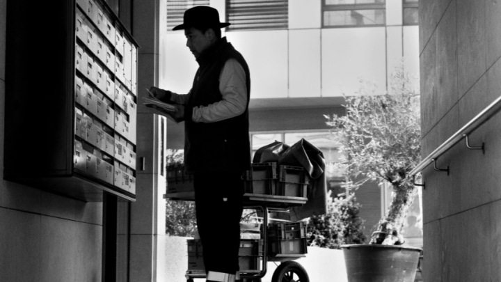 Nova prijevara: 66-godišnju Varaždinku namamio u poštu po paket, a zatim joj provalio u kuću