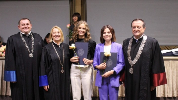 Skrb za starije iz perspektive dviju studentica: Predlažu da mirovinski fondovi ulažu u mrežu domova