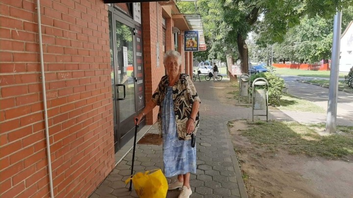 Umirovljenica Ilinka mirno provodi svoje umirovljeničke dane: „Kad ne mogu ništa, onda ležim, ćutim i dobro je“