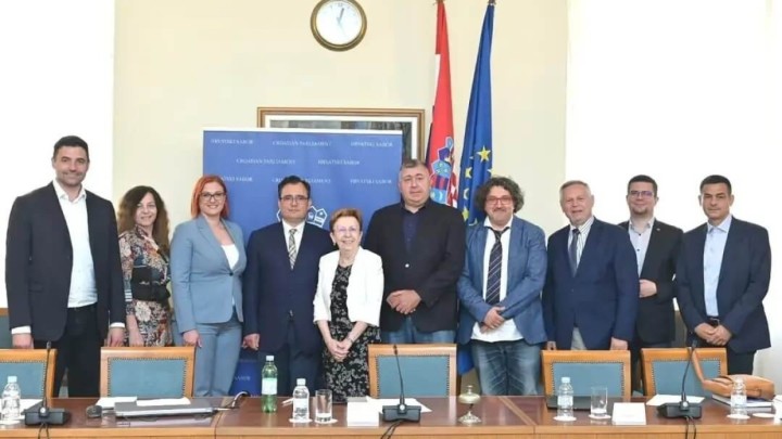 Odmetnuti SDP-ovci osnivaju novu stranku, mogao bi ju voditi bivši ministar rada