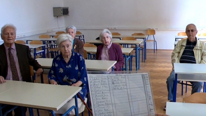 Povratak u školske klupe nakon 70 godina: 'Učili smo iz knjiga i bubali smo napamet'