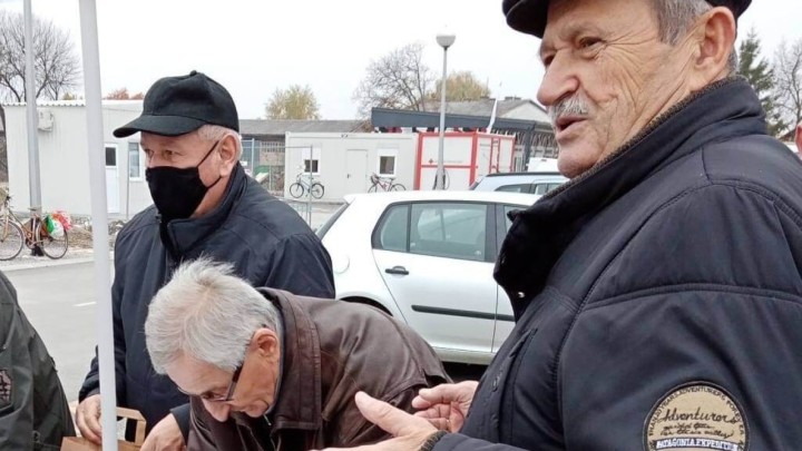 HSU sutra u Petrinji dijeli ribu i vino: Najpotrebitijima treba uljepšati Uskrs