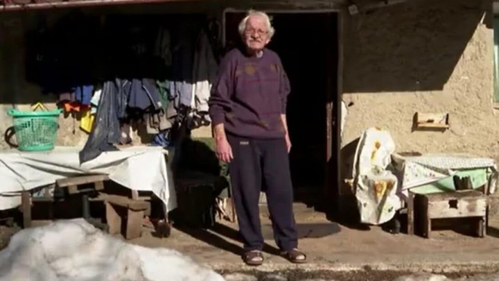 Umirovljeni politolog živi u selu sam samcat: "Pitanje je, ako padnem ima li me netko dignuti"