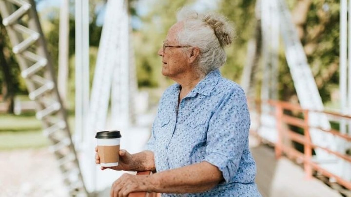 [KOMENTAR] Bake se boje cjepiva, ali korone još više: "Ne mogu na kavu s prijateljicom"