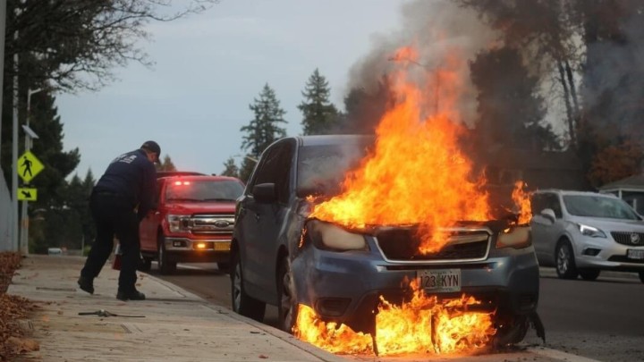 Ženi (77) iz Bjelovara zapalio se auto jer vozila samo u prvoj brzini: "Teško mi je, u šoku sam"