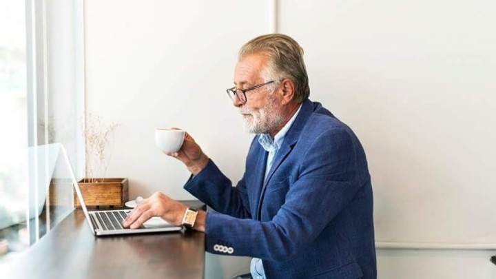 Zabrinjavajuće malo Hrvata u dobi od 65 do 74 godine koristi internet!