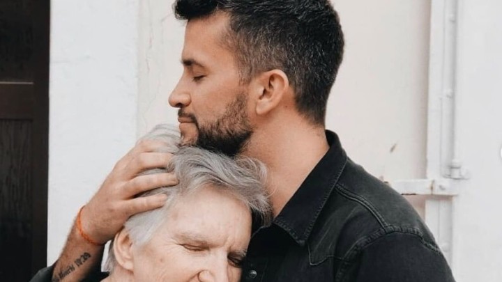 Tuga u pjevačevoj obitelji: "Otišla je uz naš čvrst stisak u svojoj kući, kako je i htjela"