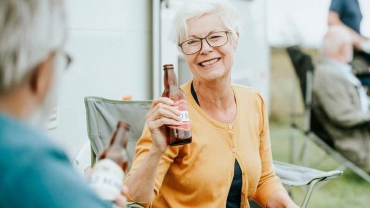 Stariji u pandemiji zbog viška vremena, dosade i utjehe posežu za vrlo opasnom aktivnošću!