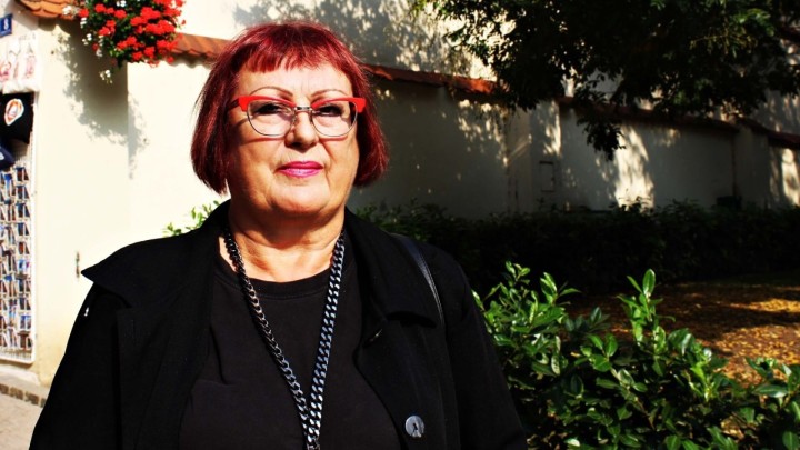 Jasna Petrović: "Pa što ne šaljete te mizerne naknade i mirovine poštom?"