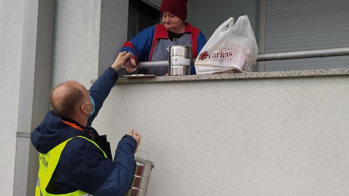Pola godine starijima nose ručak, a nastavit će to činiti i dalje iako je projekt gotov