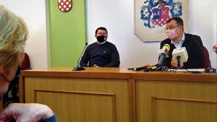 Umirovljenici pomažu obnoviti u potresu stradali Dom za starije u Petrinji