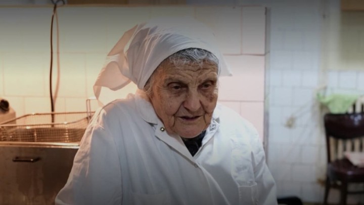 Baka Budimirka ima 90 godina, ali i dalje je glavna kuharica u hotelu