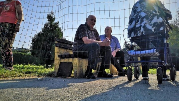 Stariji iza žice: Ovako žive umirovljenici u karanteni jednog od najvećih domova