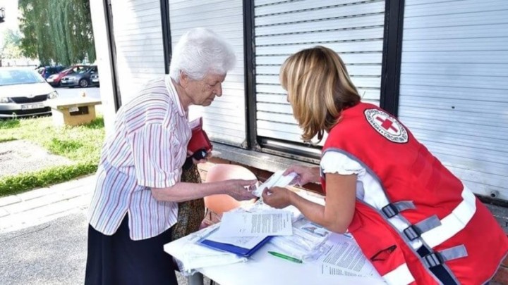Maske su trošak, a umirovljenicima ih je odlučio podijeliti jedan grad