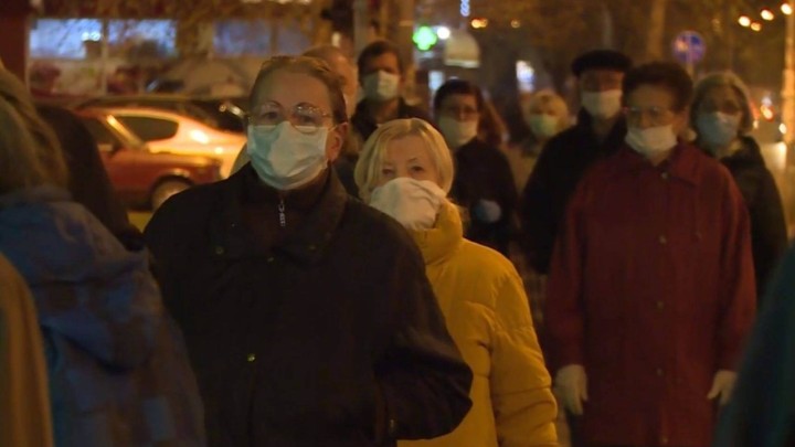 Umirovljenici svih zemalja, ujedinite se: Kako se s koronom nose vaši vršnjaci iz drugih zemalja?