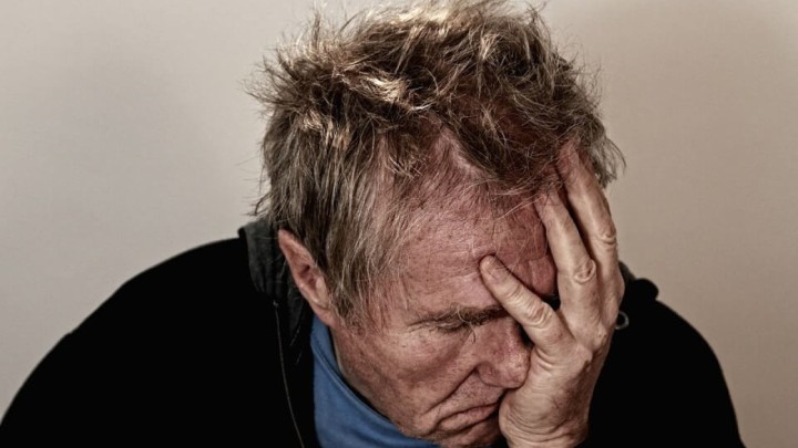 Izolacija udarila na psihu: Sve više građana zove za pomoć, psihijatri objasnili zašto