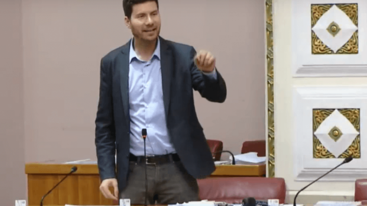 Pernar: "Smatrate li normalnim da cijela država mjesecima bude paralizirana da bi neki pradjed živio tjedan dana dulje?"