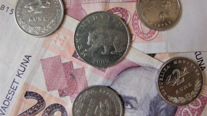 Prvi mjesec izolacije dvije trećine umirovljenika preživljava s manje od 2.500 kuna